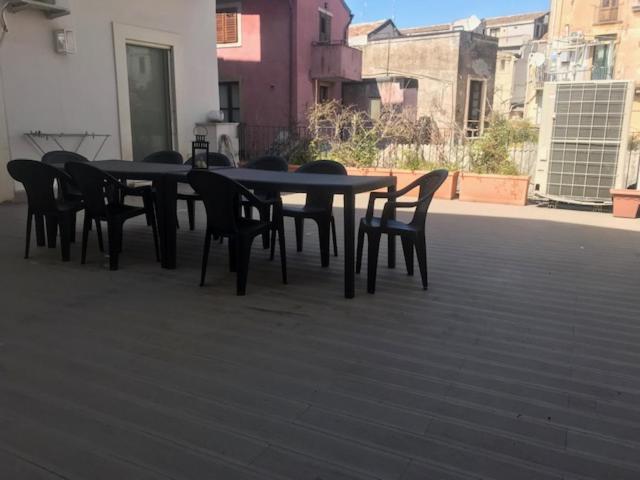 קטאניה Suite Con Terrazza In Centro Storico מראה חיצוני תמונה