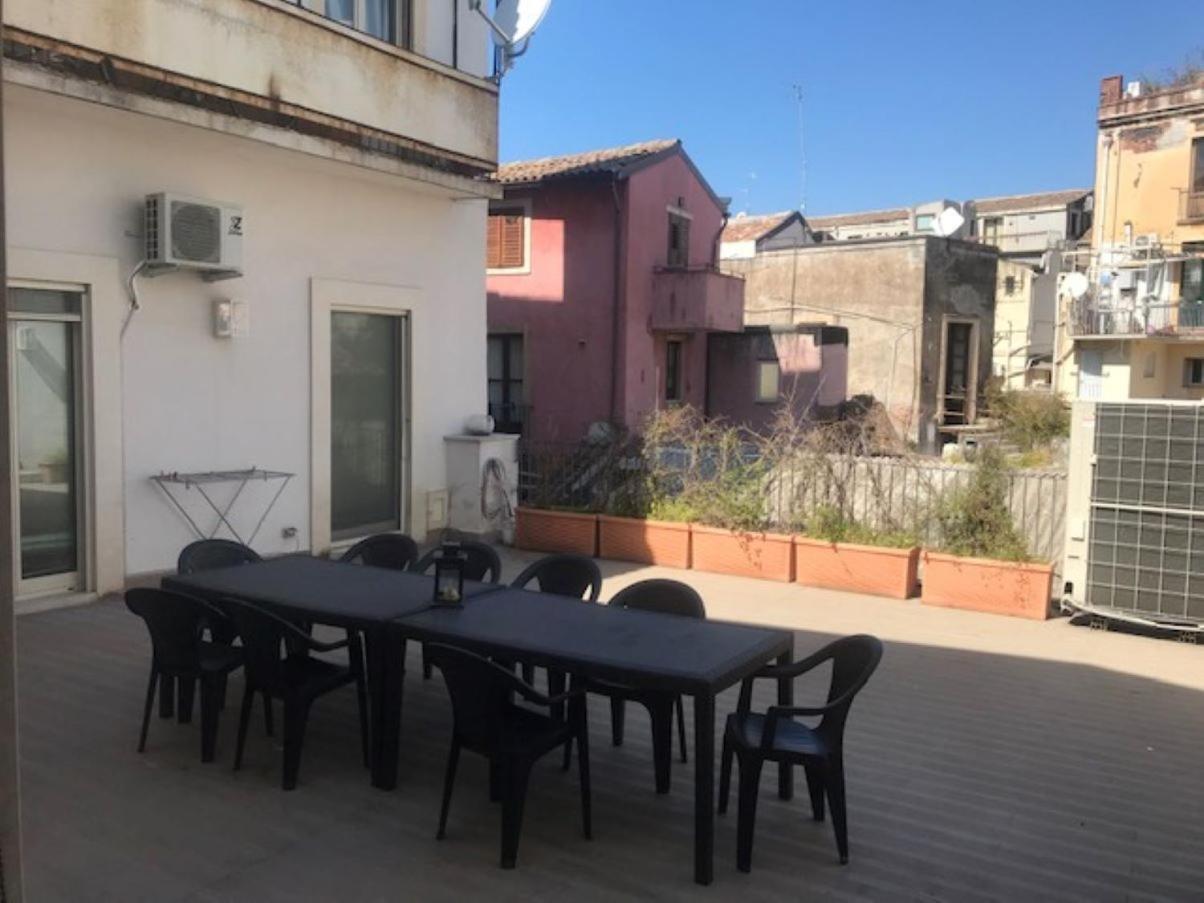 קטאניה Suite Con Terrazza In Centro Storico מראה חיצוני תמונה