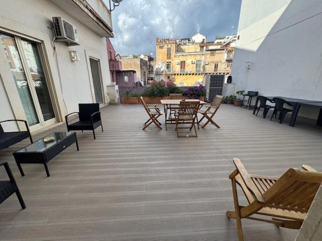 קטאניה Suite Con Terrazza In Centro Storico מראה חיצוני תמונה