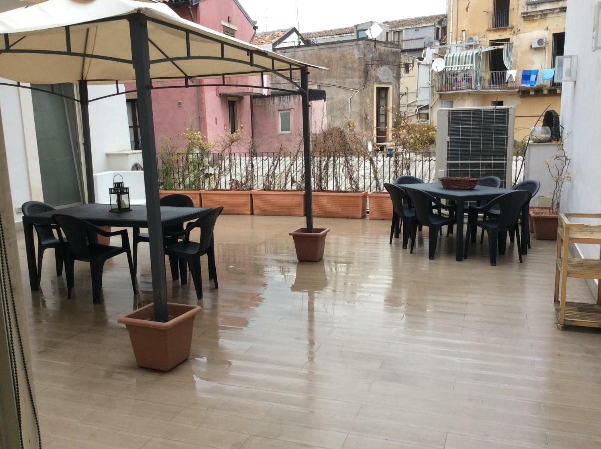 קטאניה Suite Con Terrazza In Centro Storico מראה חיצוני תמונה