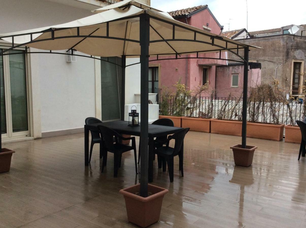 קטאניה Suite Con Terrazza In Centro Storico מראה חיצוני תמונה