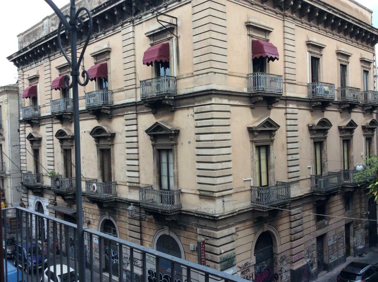 קטאניה Suite Con Terrazza In Centro Storico מראה חיצוני תמונה
