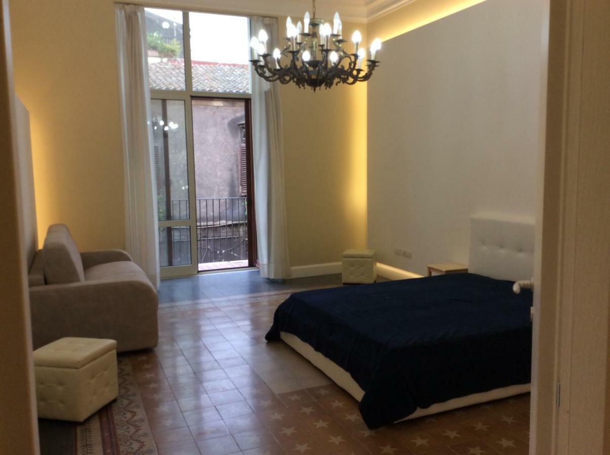 קטאניה Suite Con Terrazza In Centro Storico מראה חיצוני תמונה