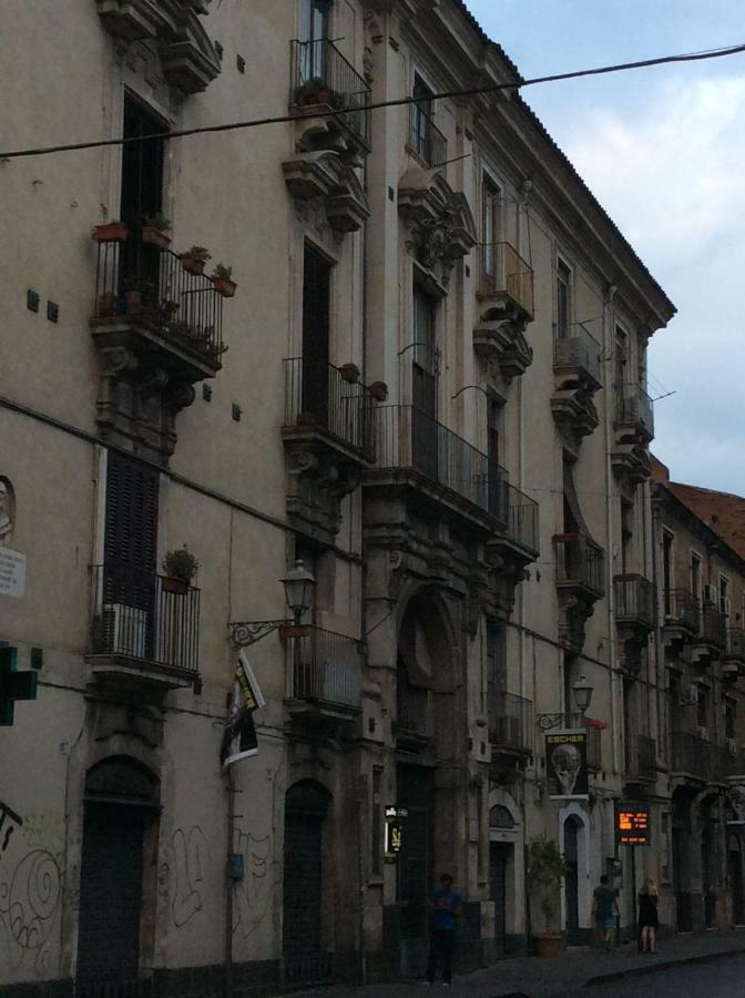 קטאניה Suite Con Terrazza In Centro Storico מראה חיצוני תמונה