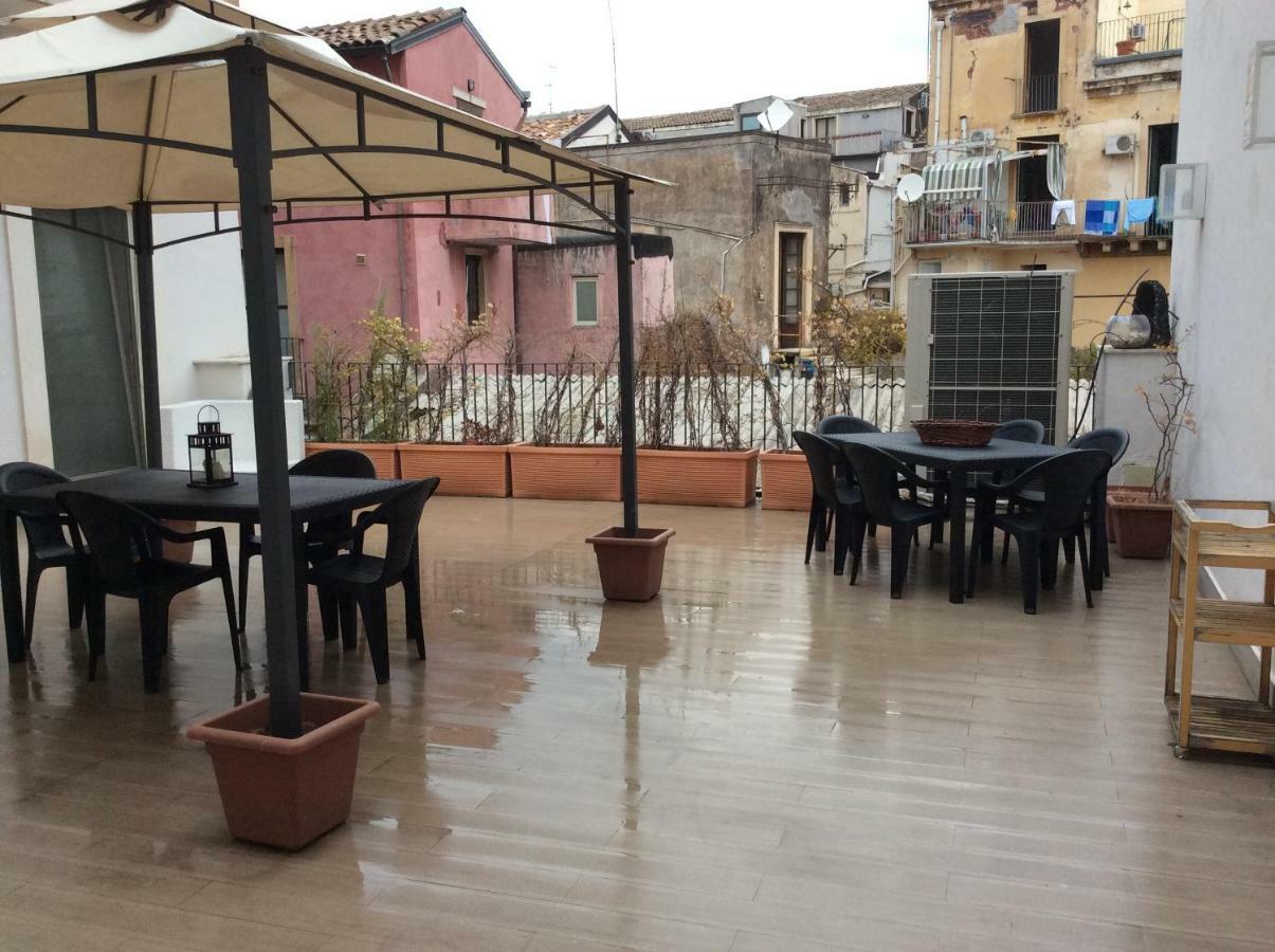 קטאניה Suite Con Terrazza In Centro Storico מראה חיצוני תמונה