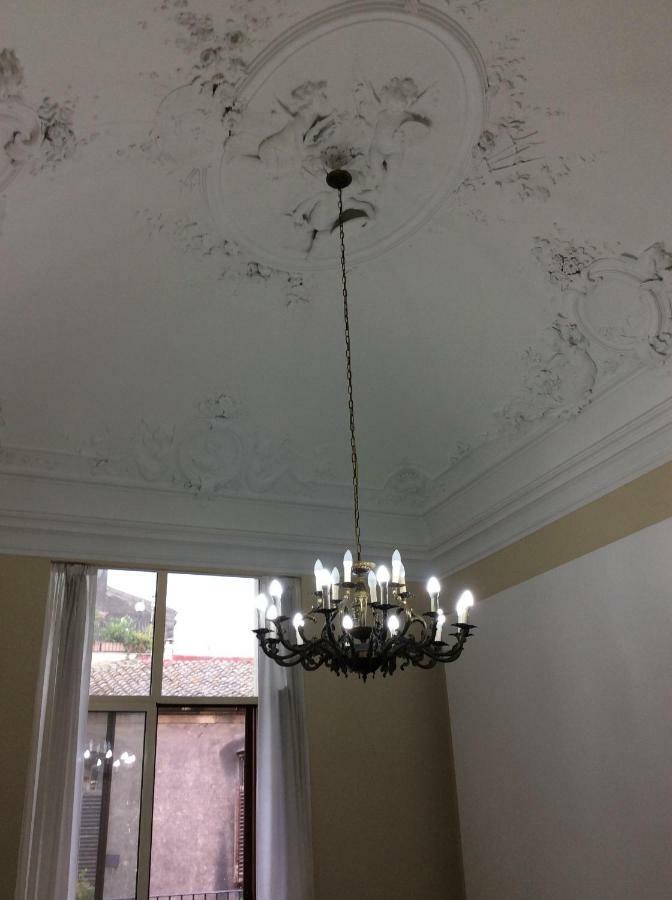 קטאניה Suite Con Terrazza In Centro Storico מראה חיצוני תמונה