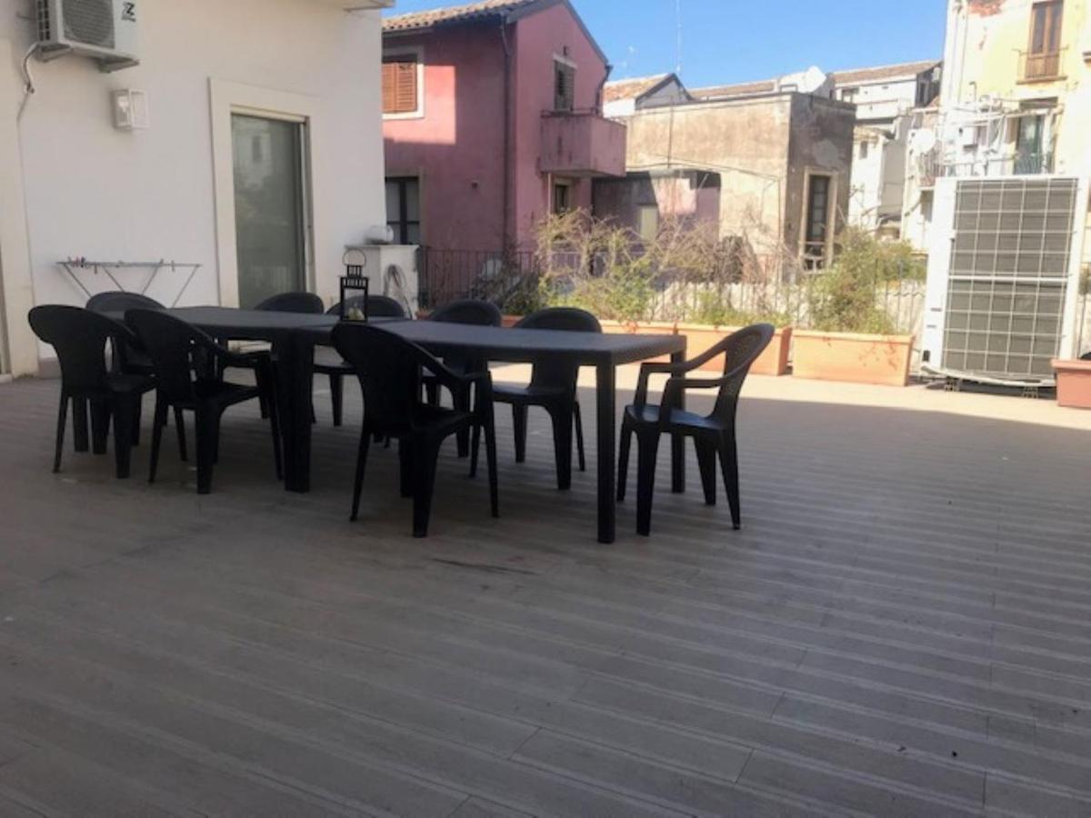 קטאניה Suite Con Terrazza In Centro Storico מראה חיצוני תמונה